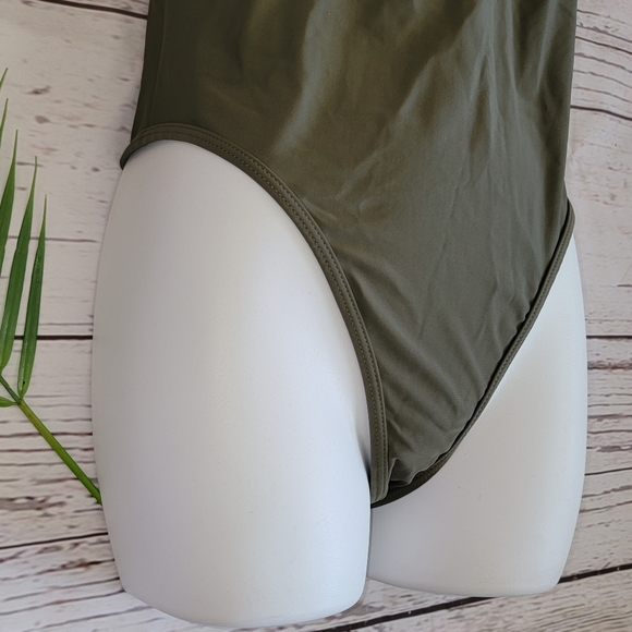 Cupshe Cheeky Gal One Piece Swimsuit - Picture 3 of 10